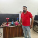 ऑपरेशन आघात” के तहत रायगढ़ पुलिस की पान एवं कॉस्मेटिक दुकान में हुक्का पिलाने वाले संचालक पर कार्रवाई